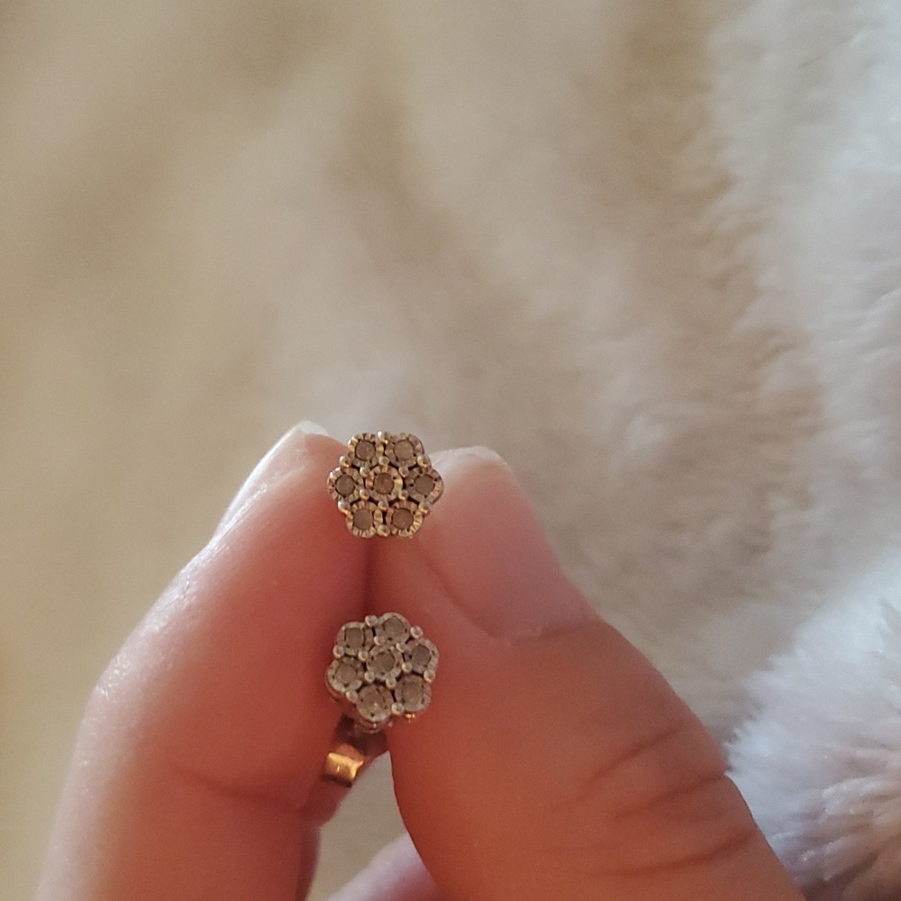 Real diamond flower cluster earrings - Picture 2 of 4